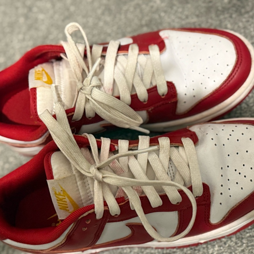 Nike Red and White dunks boys - Picture 2 of 4